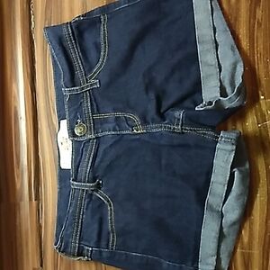 Hollister midi shirts 1 W25 longest length 4" inseam